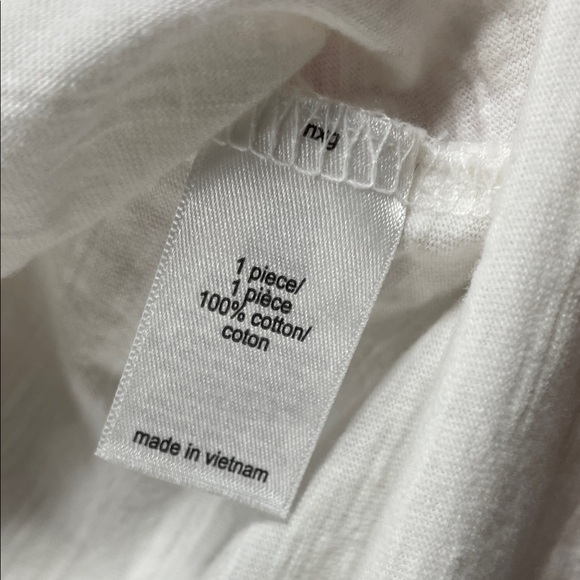 White Short Sleeve Tee with Subtle Floral Embroidery - Picture 4 of 8